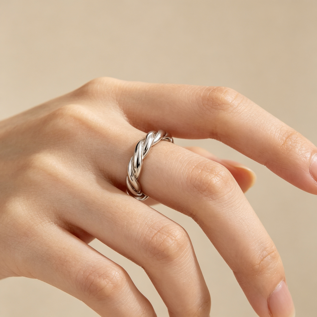 Twisted Ring | Sculptural Twist Band Ring